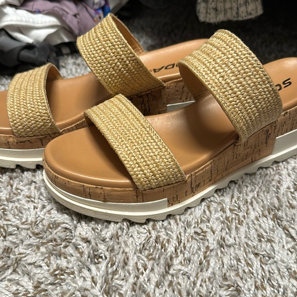 Woven Platform Sandals - Picture 1 of 3
